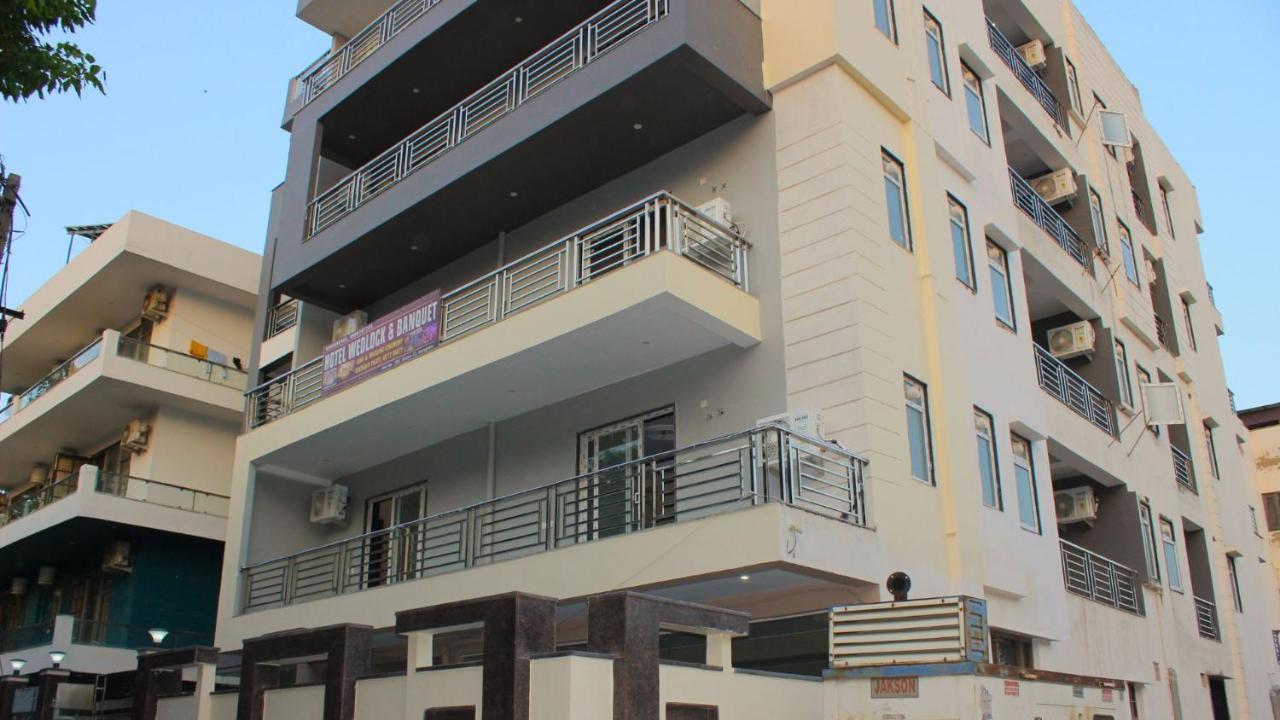 Hotel Wedlock Premium Gurgaon Exterior foto